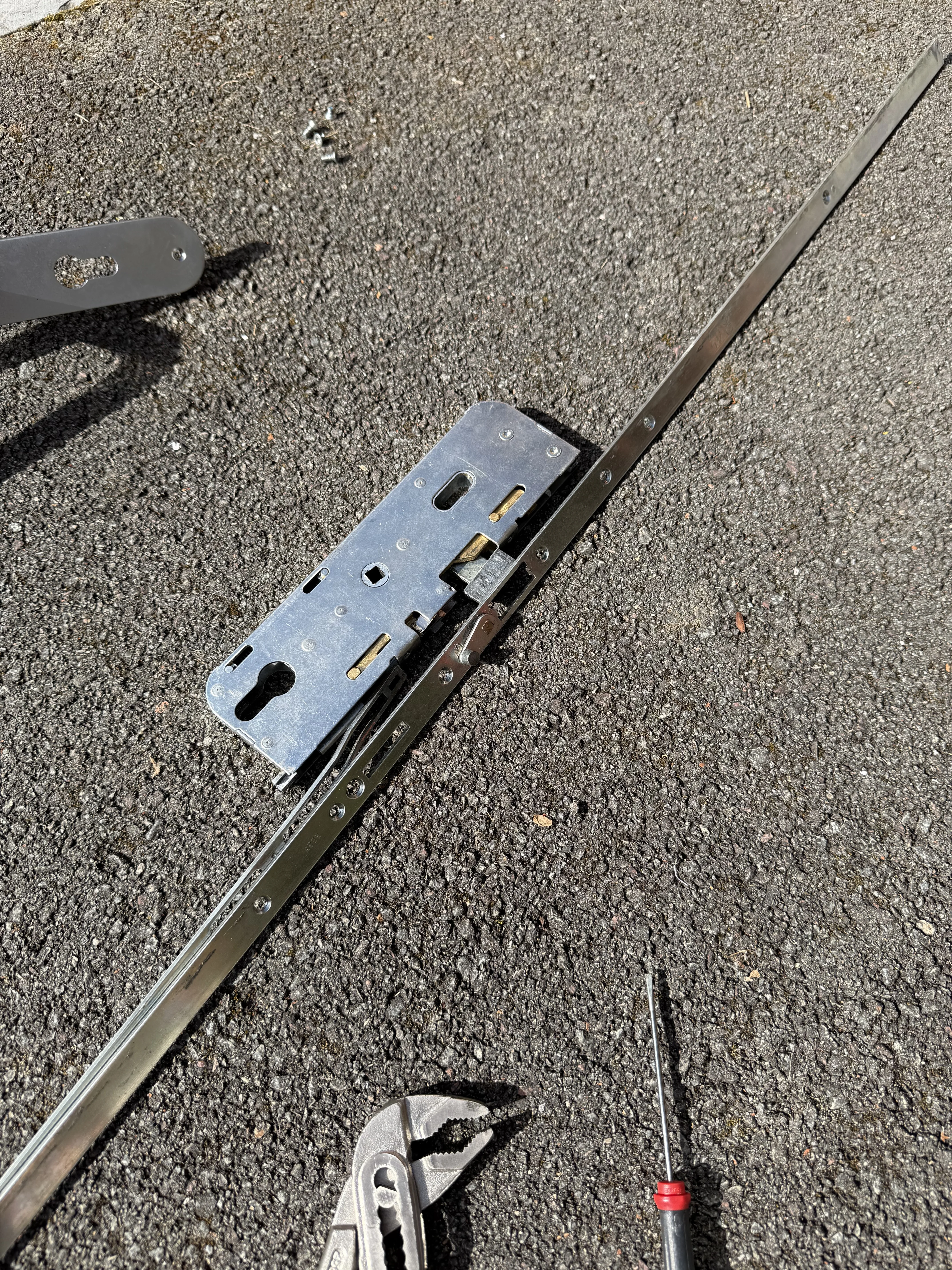 Réparation d'une serrure de type fercomatic et changement de cylindre